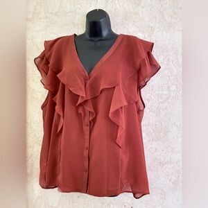 Worthington Blouse with Ruffles (pit to pit 29”
Length 26”)